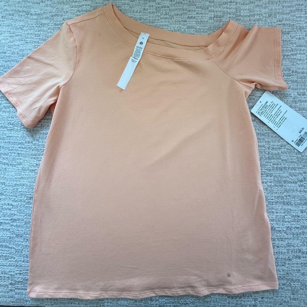 Lululemon Off the shoulder cotton Tee